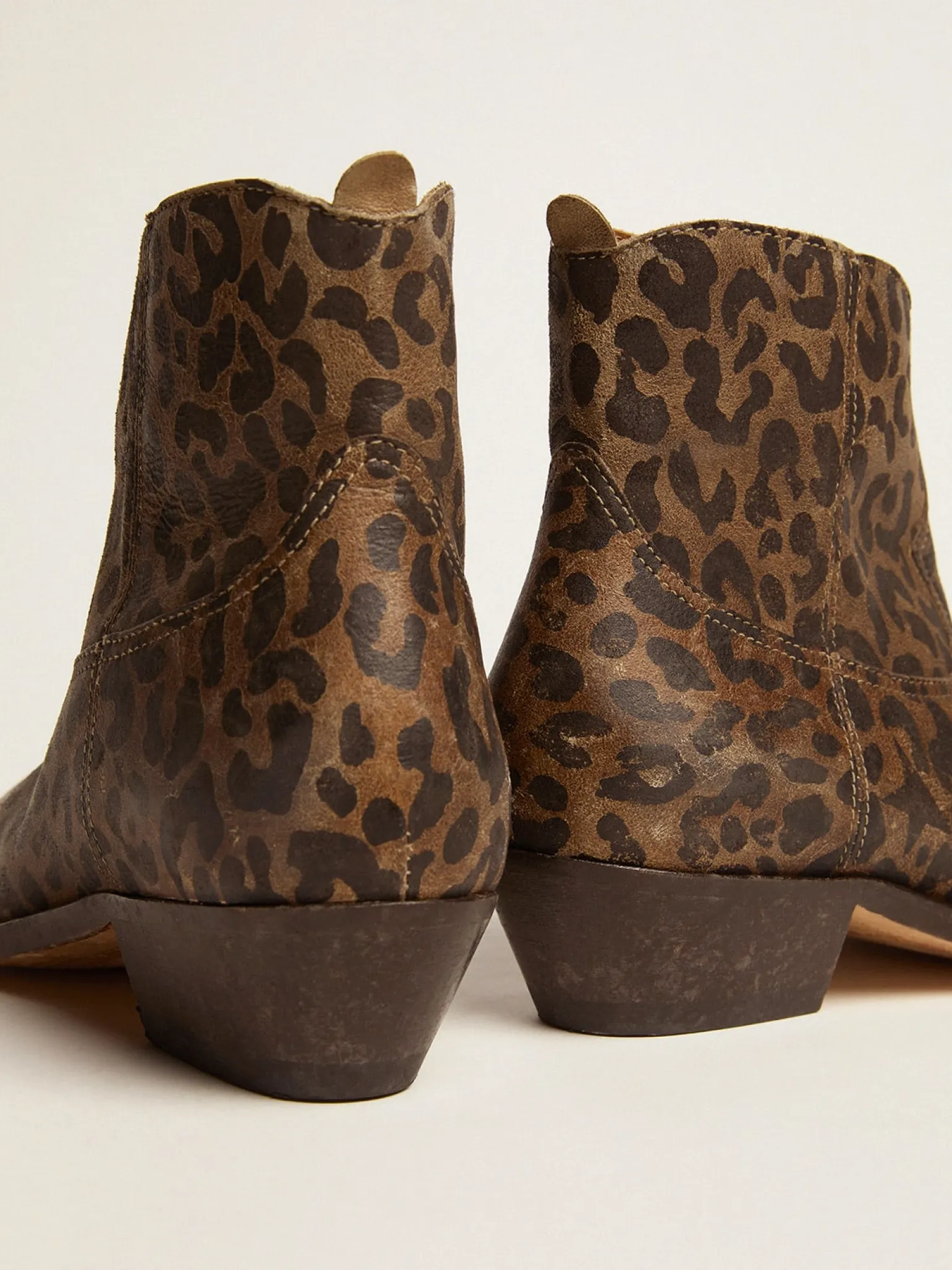 Best Ankle boot feminina de couro com estampa de leopardo MULHER Botas
