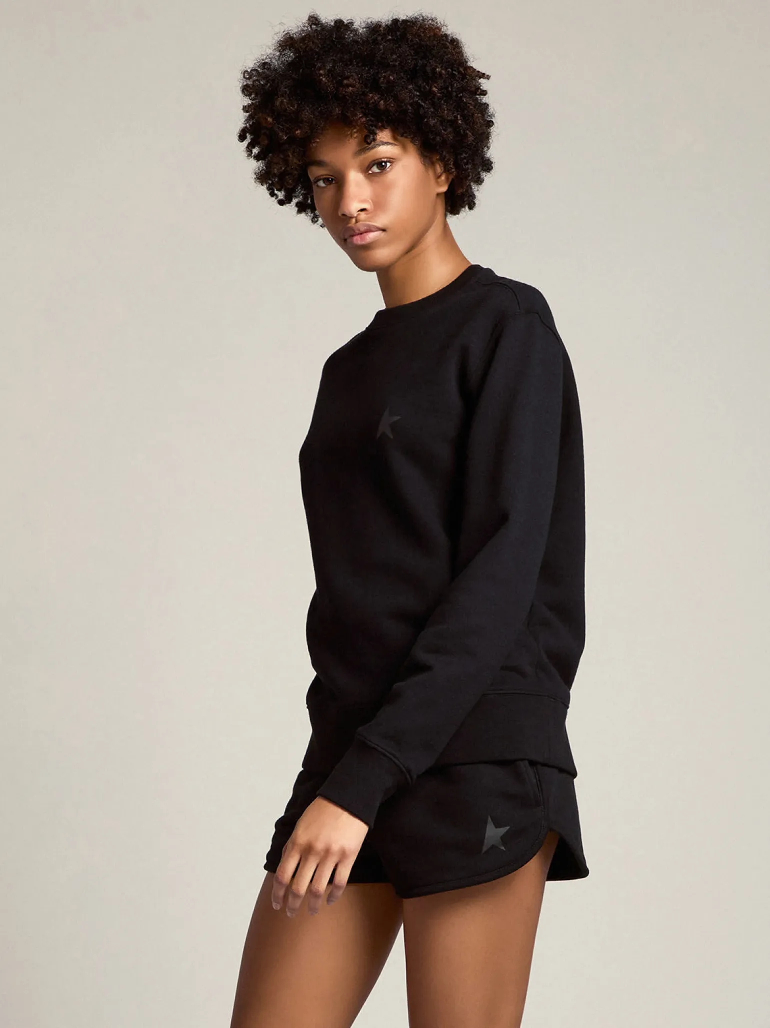 Flash Sale Bermuda feminina preta com estrela tom sobre tom MULHER Saias e Shorts