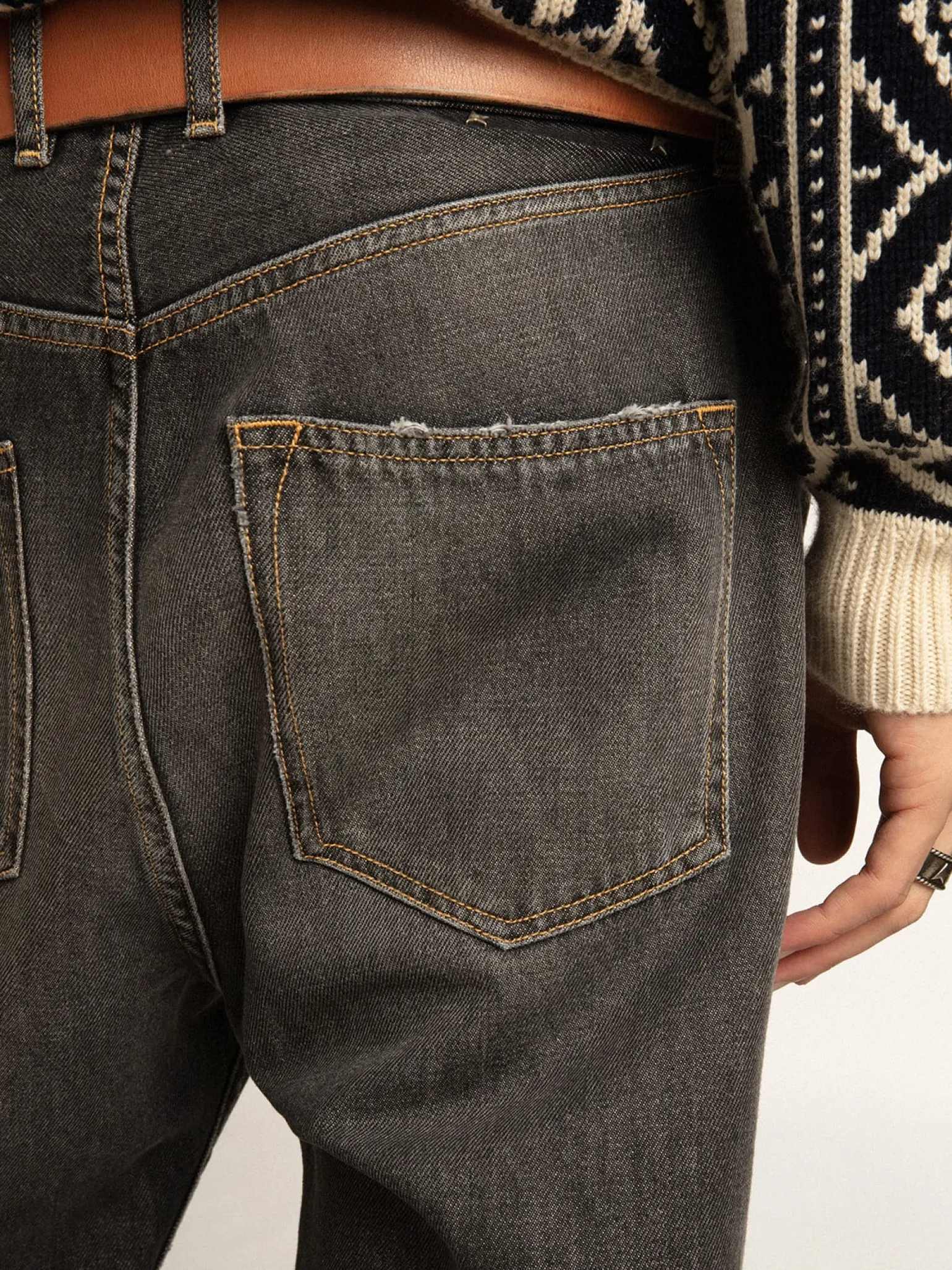 New mid-wash slim-fit jeans Jeans e calças