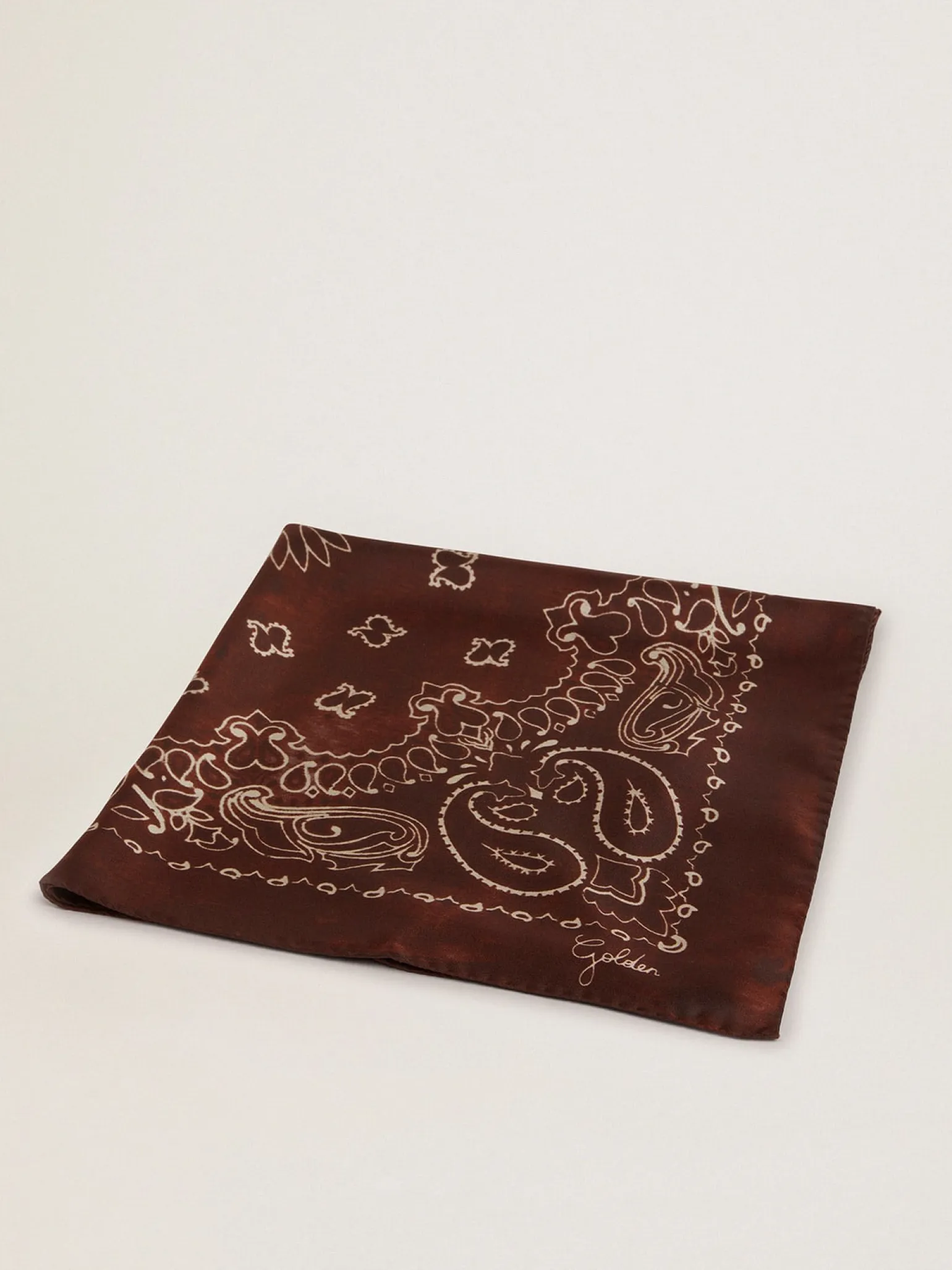 Flash Sale Black-coffee-colored Golden Collection scarf with paisley pattern MULHER Sedas e Echarpes|Beachwear
