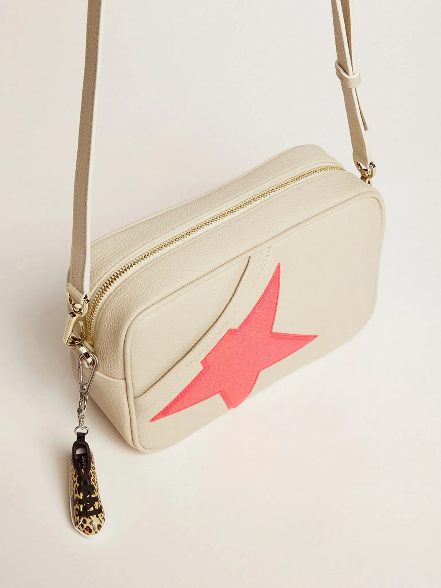 Best Sale Bolsa Star branco leite de couro martelado, estrela fúcsia com glitter iridescente MULHER Bolsas tiracolo