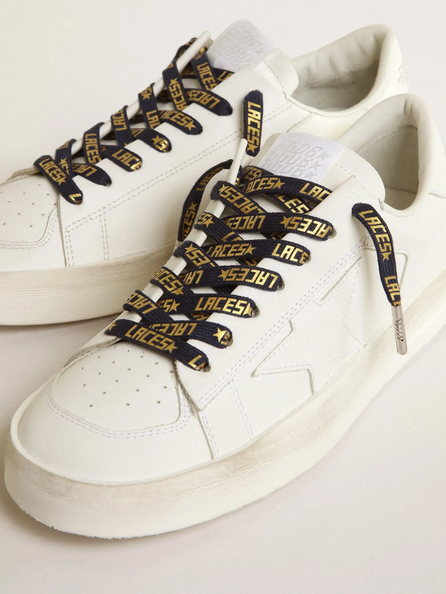 New Cadarços azul-marinho com escritas Laces douradas em contraste MULHER Cadarços|Cadarços