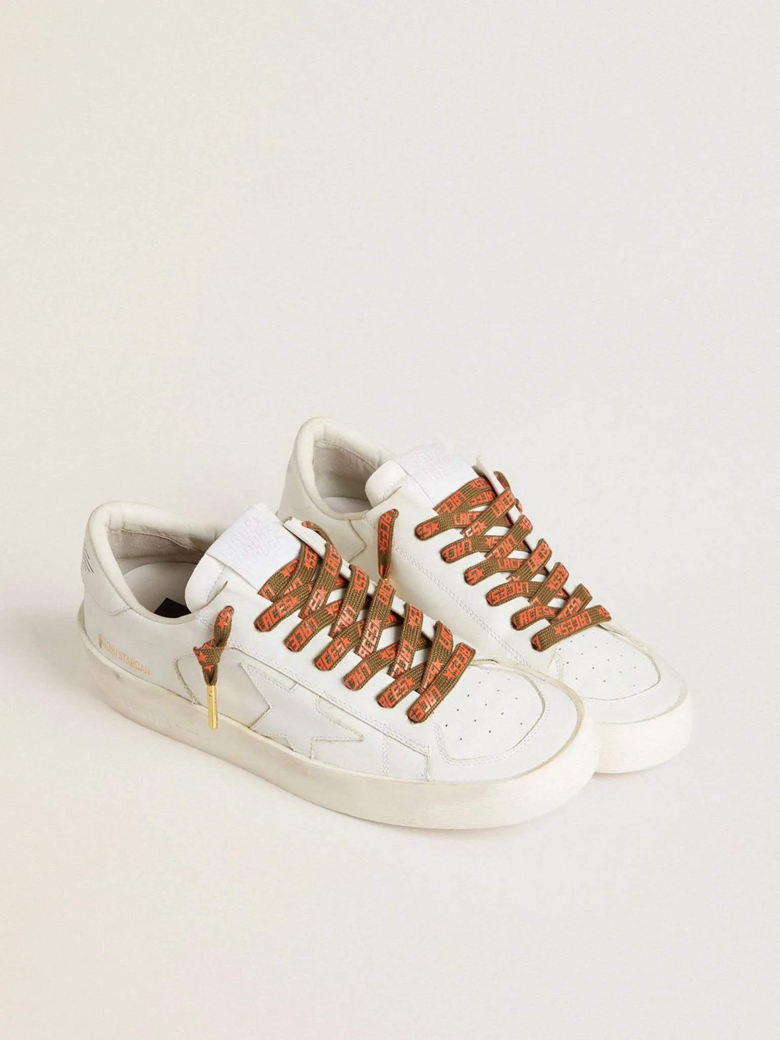 Shop Cadarços verde militar com escrita Laces laranja em contraste MULHER Cadarços|Cadarços