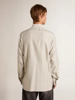 Clearance Camisa branca masculina de viscose com estampa de listras finas pretas Camisas