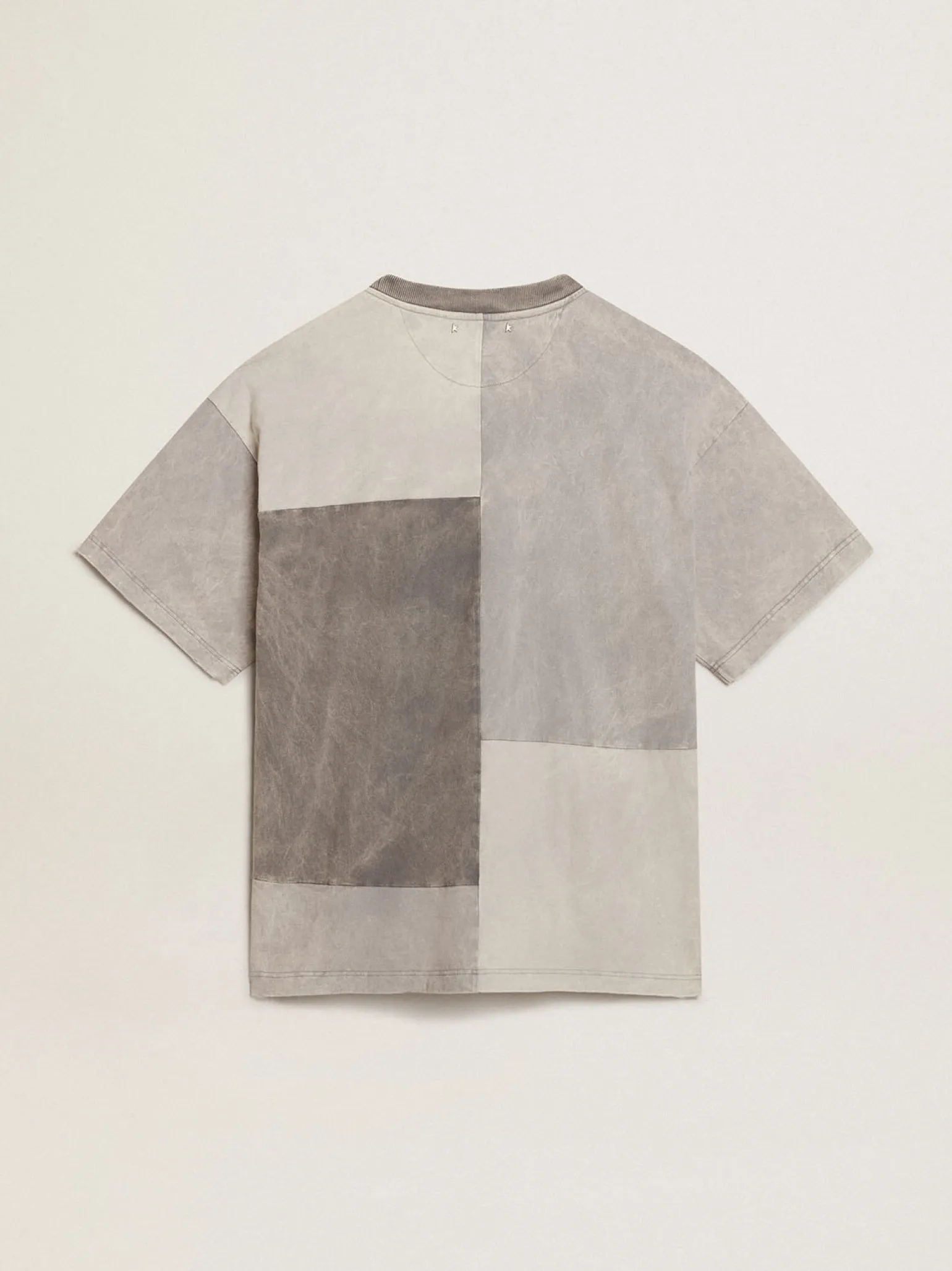 Best Camiseta em várias tonalidades de cinza com efeito usado Camisetas