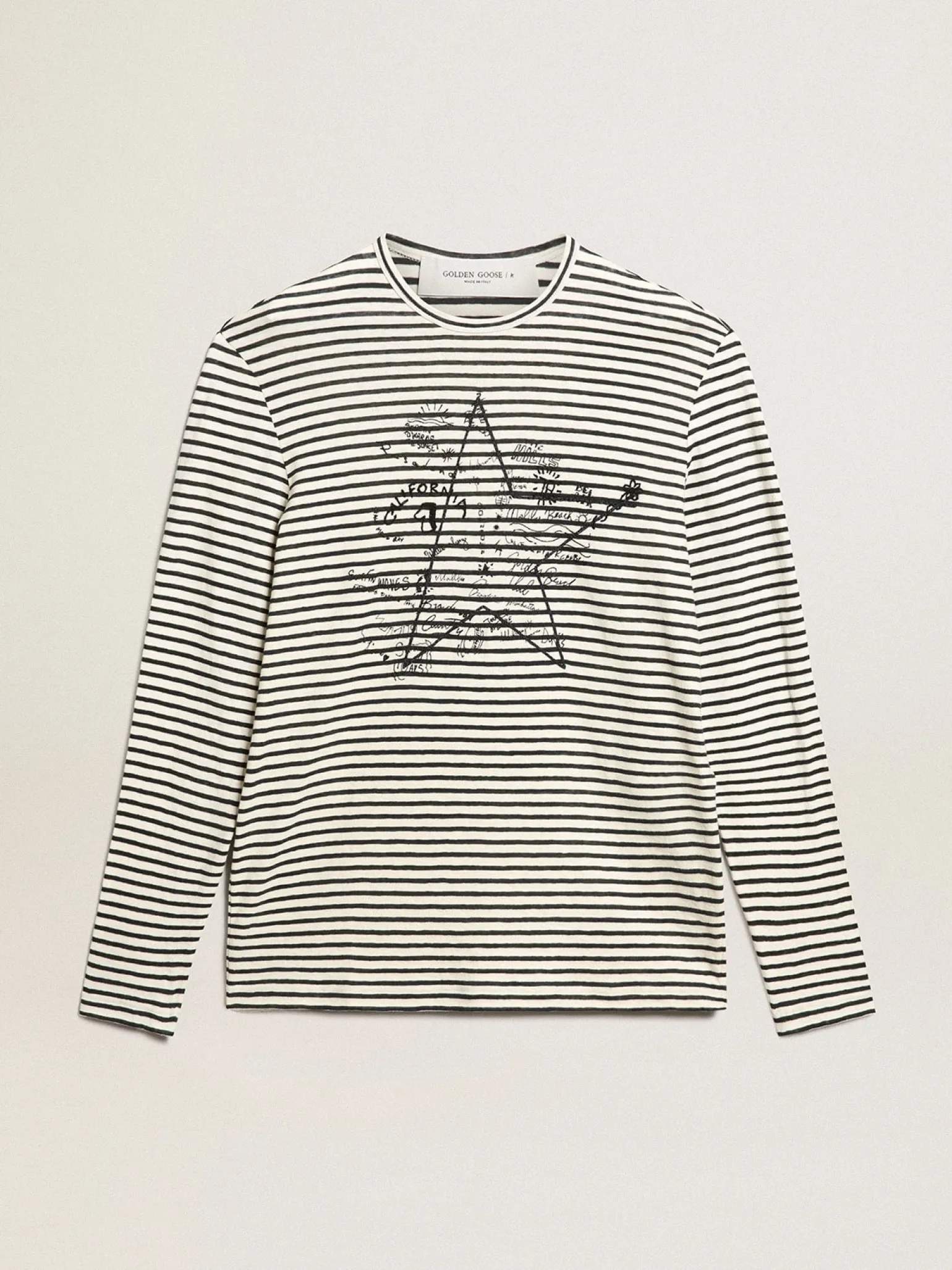 Sale Camiseta masculina com listras brancas e azuis e bordado na frente Camisetas
