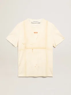 Fashion Camiseta masculina marfim com inscrição e detalhes desgastados Camisetas