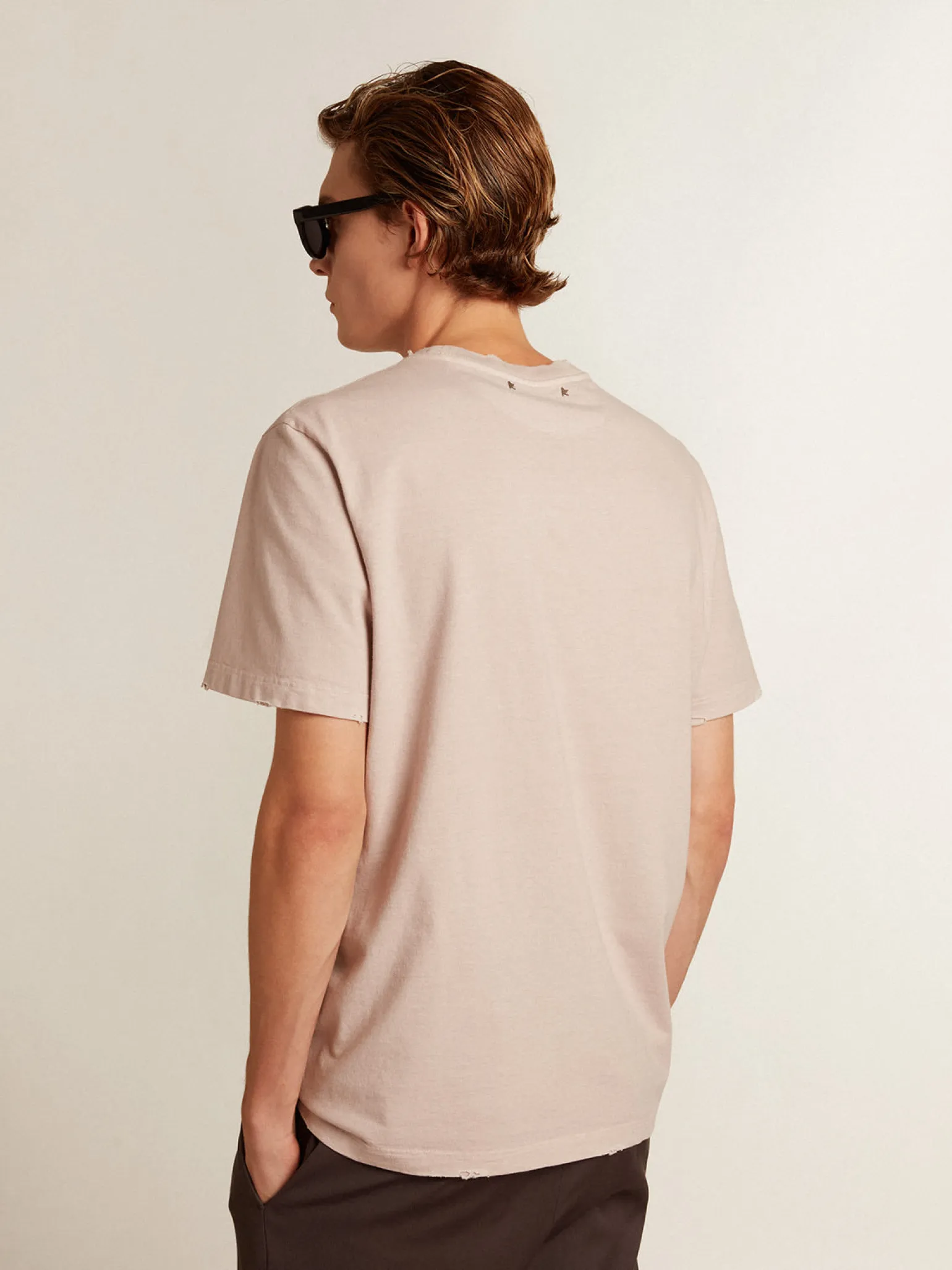 Discount Camiseta masculina rosa pálido com escrita no centro Camisetas