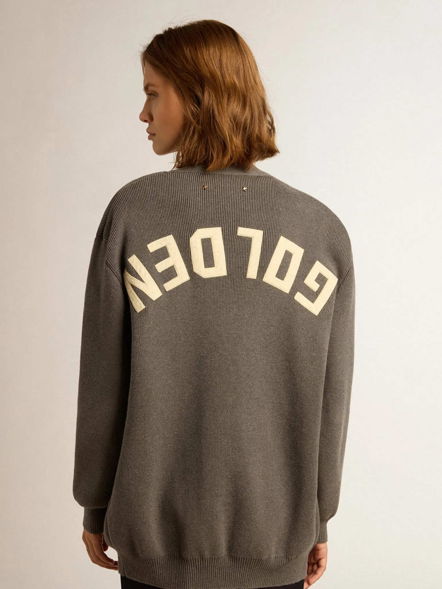 New Cardigã feminino de algodão cinza mescla com logo nas costas MULHER Malhas