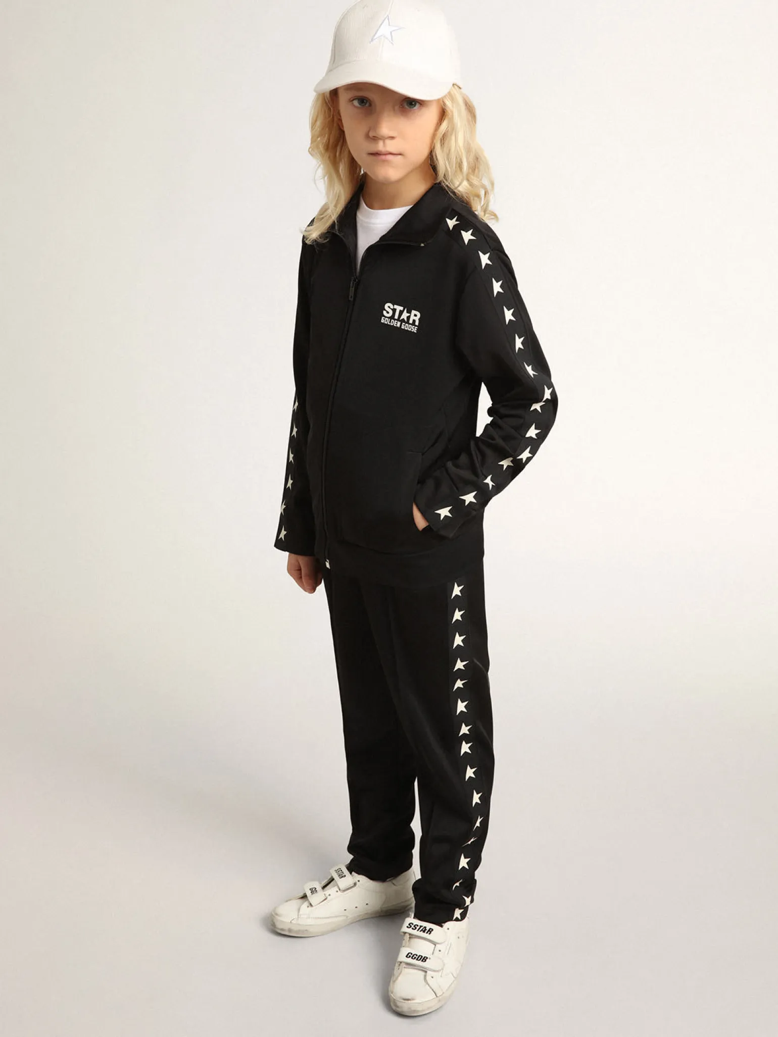 Online Moletom preto com zíper e estrelas brancas em contraste Roupas de cima (4-12 years)|Roupas de cima (4-12 years)