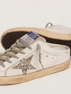 New Mule Super-Star de couro branco e suede cinza com estrela de glitter prateado MULHER Super-Star Sabot