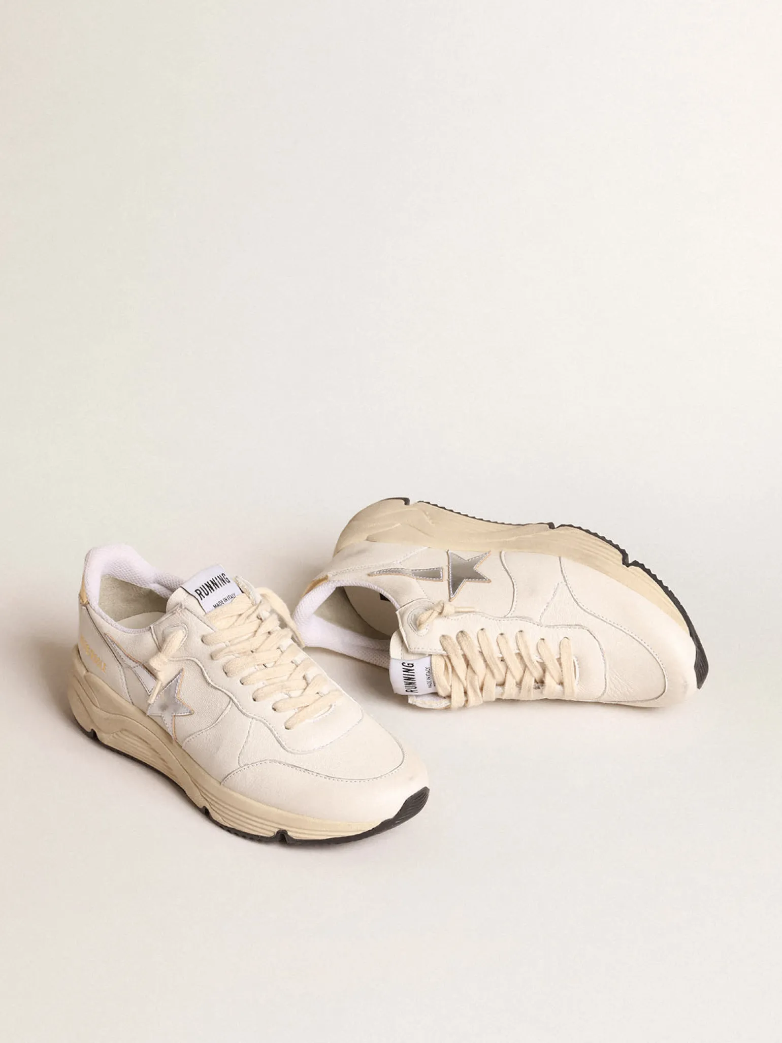 Best Running Sole de napa com estrela prateada e talão de couro dourado MULHER Running Sole