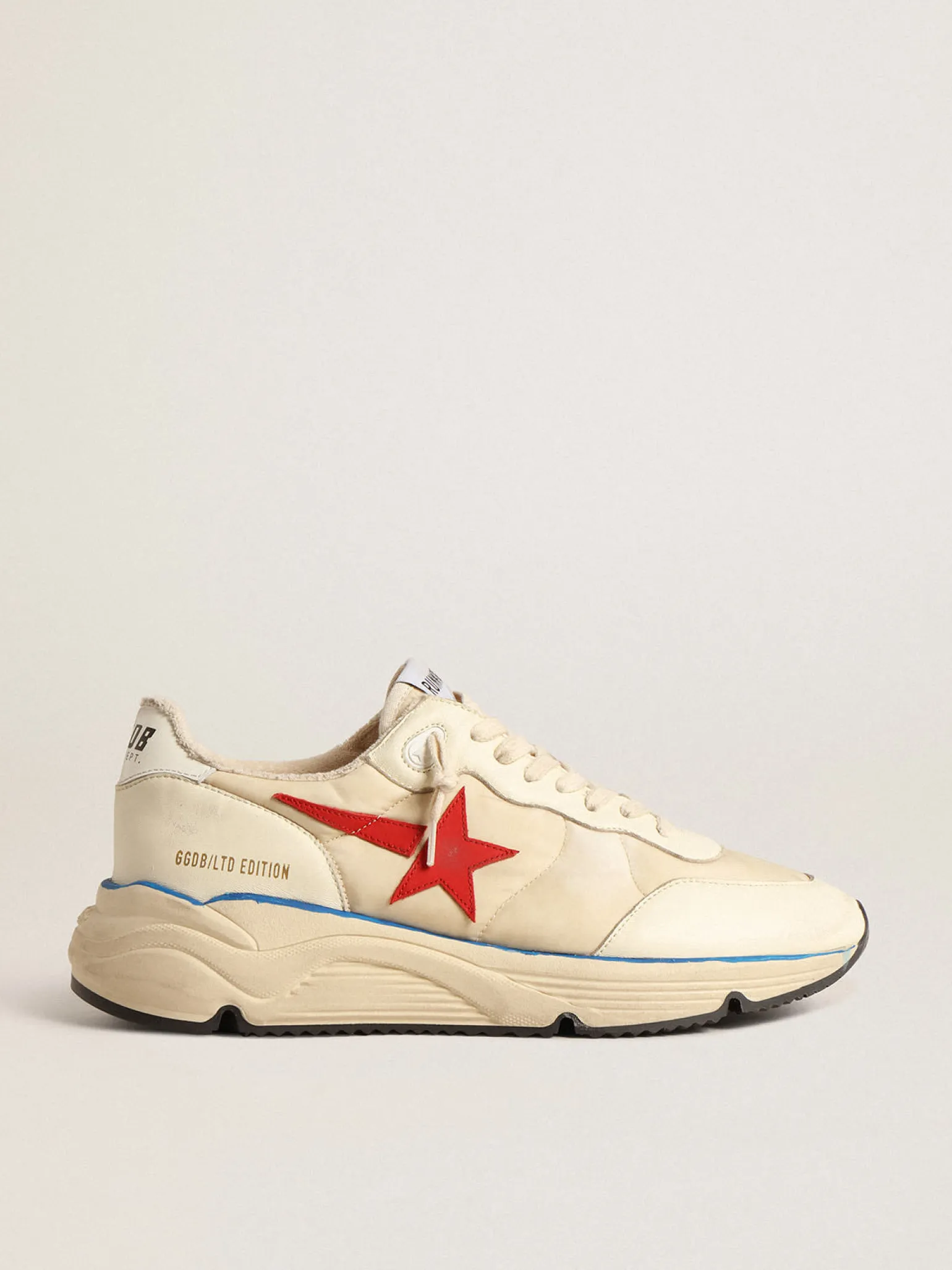Shop Running Sole Masculino LTD de náilon bege com estrela de couro vermelho Running Sole