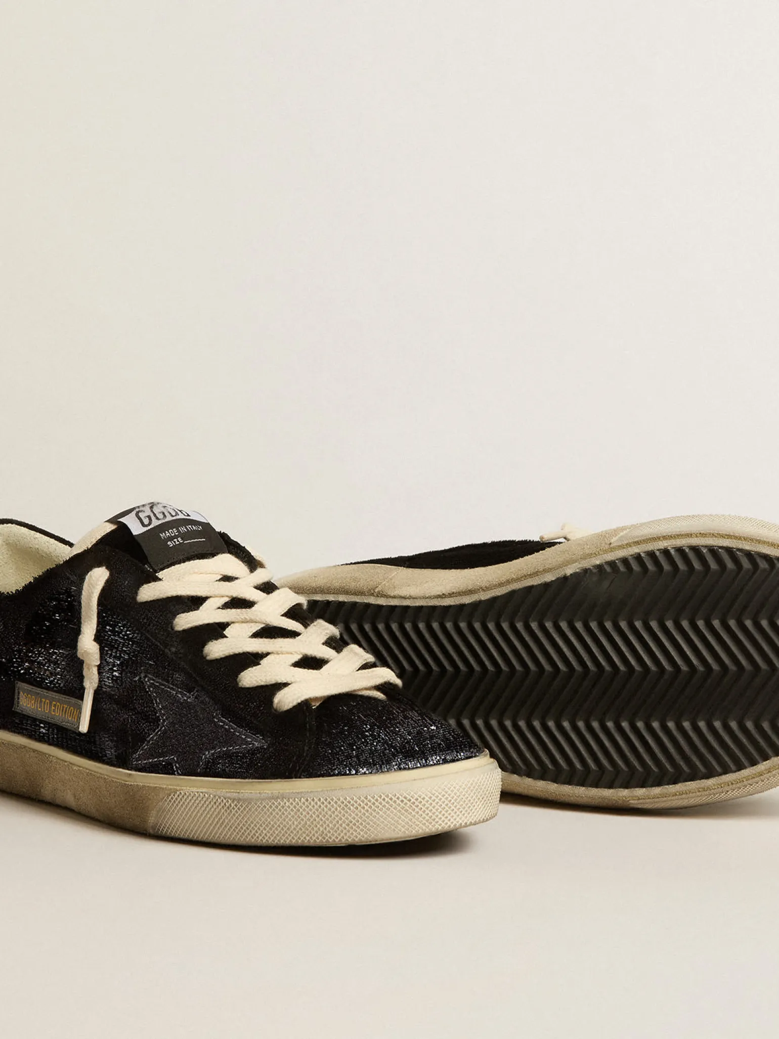 Shop Super-Star Feminino de veludo e suede pretos com estrela de suede preto MULHER Super-Star